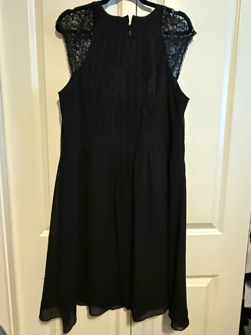 City Chic Black Lace Panel Dress - Picture 4 of 4